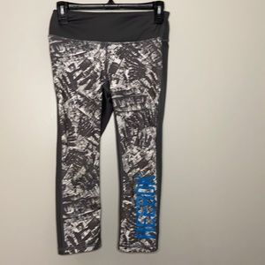 Reebok Gray & White Cropped Workout Leggings with Blue Spellout Size Sma…